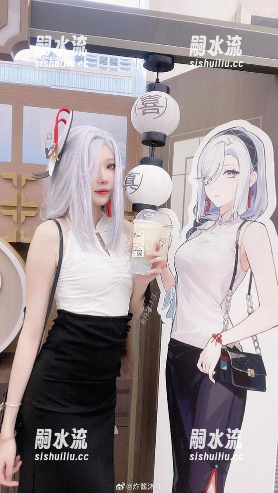 炸酱沐沐的女王：下载这份作品集，让你妄想成为她的小跟班！
