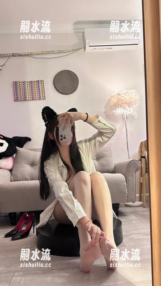 微密圈 - 我凭什么不停翻看玫桃泡芙黑丝长腿合集？或许是脑袋坏掉了吧