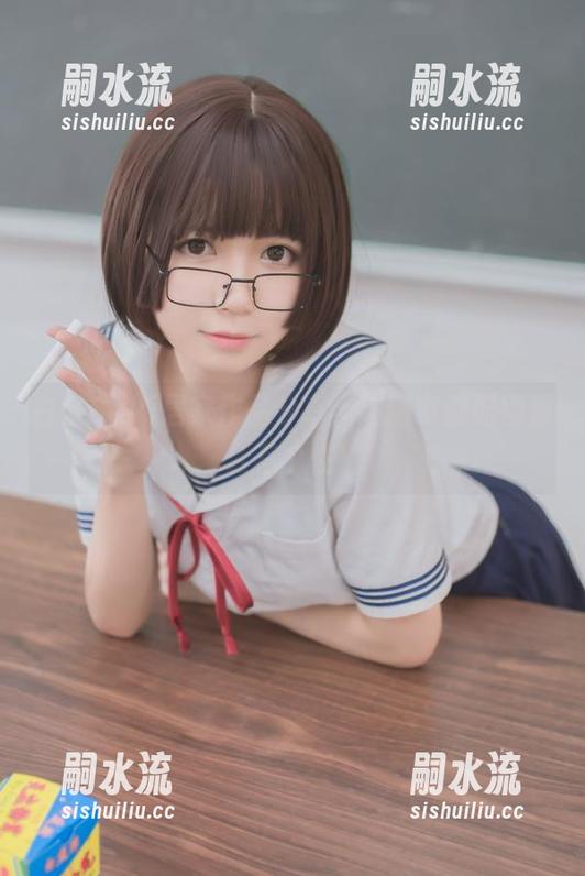 白金Saki居家作品分享，连窗帘都配得那么有个性！