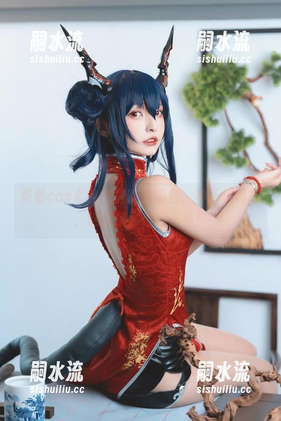 柴郡cos《纯色庭院》图包，神乐坂真东，这颜值，值得一看！