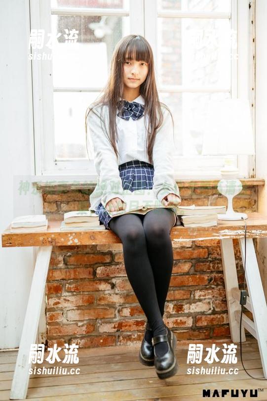 神乐坂真冬的绝对企图！女仆主题高清合集，让你目不暇接。