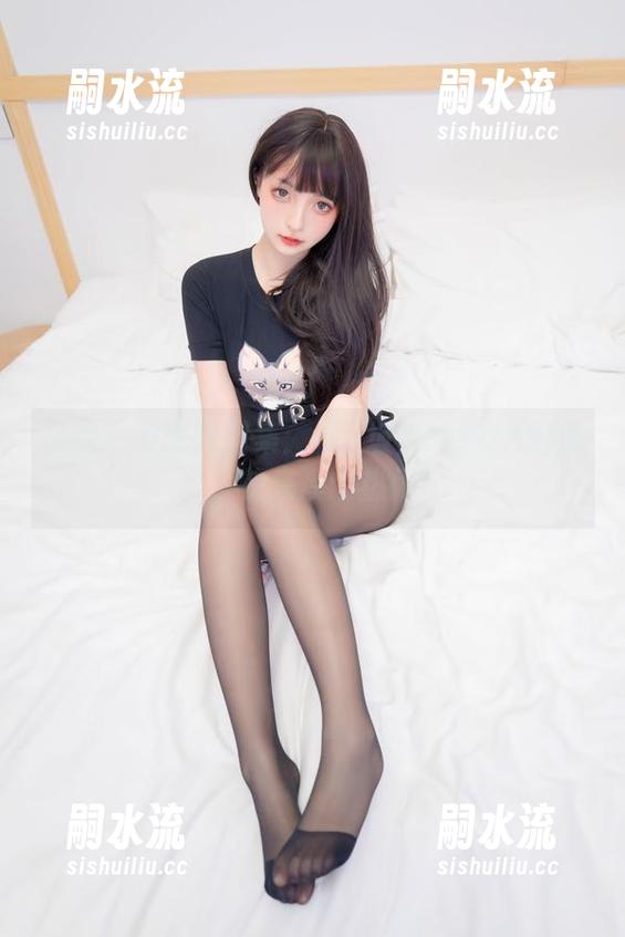 又是一波高清图集：神楽坂真冬的JK制服，快来凑个热闹