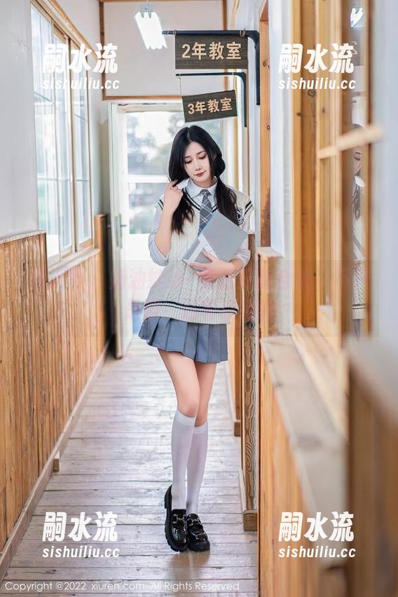 秀人网 - 奶油妹妹–裸足更新合集：不只是脚，还有点别的