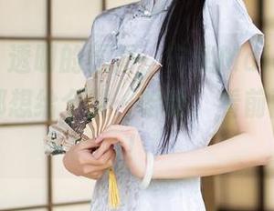 秀人网 – 透明的原图，安然Maleah说连我自己都想给个赞…哈哈，看前面有镜子！
