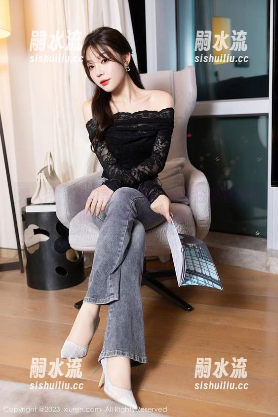 秀人网 - 私拍美图点滴：小小白思宜和她的‘高级’体操服！