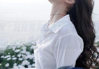 秀人网 – 摇摇晃晃的肉丝，白沫的作品集值得下载一波