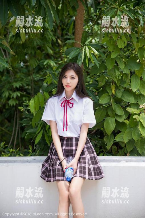 秀人网 - 当萌琪琪Irene遇上校服，别致的无圣光作品