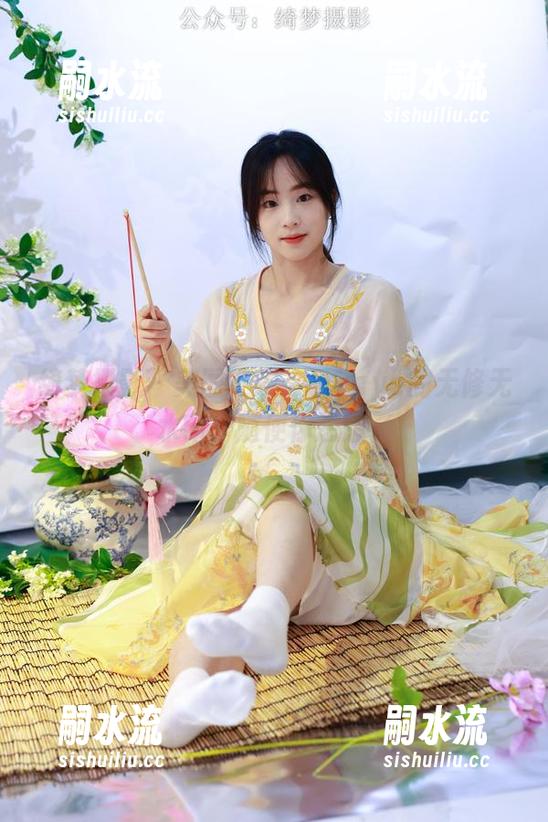绮梦摄影 - 美图在线，看yaya的无修无水印，随便你想想。