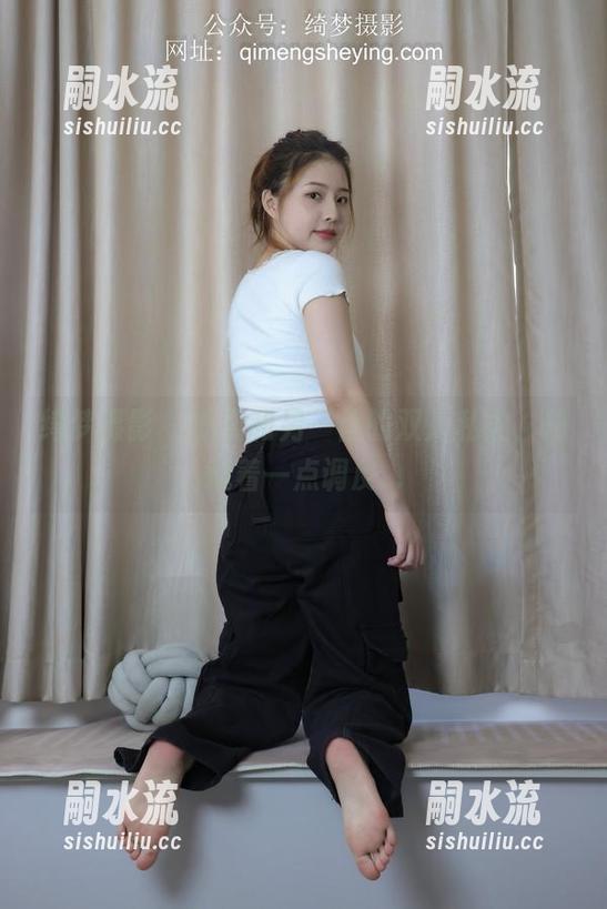 绮梦摄影-小莉 绮梦摄影 - 小莉和另一位的双人私拍,总藏着一点调皮...