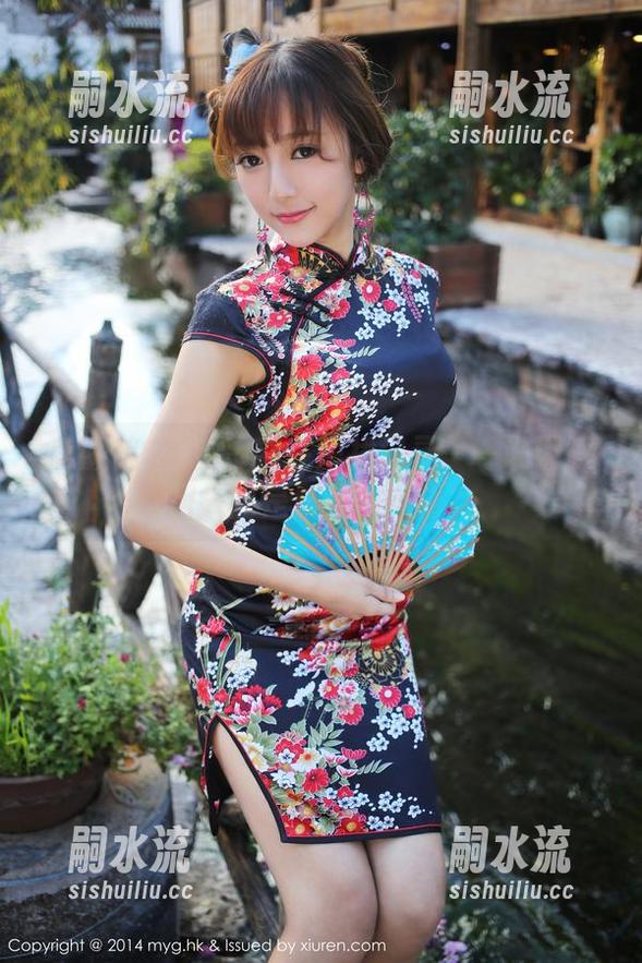 美媛馆 - Toro羽住短裙记录——谁说短裙只能是夏天的选择？