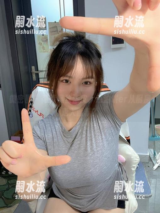 微密圈 - 高清黑丝漆皮，葱油饼er从厨房走入画框？