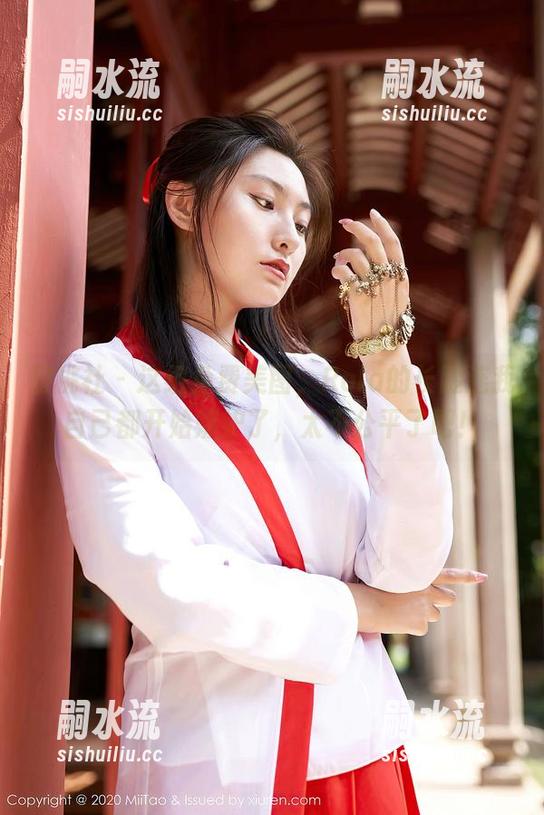 蜜桃社 - 这组免费美图，Rola的长腿连我自己都开始嫉妒了，太不公平了吧！