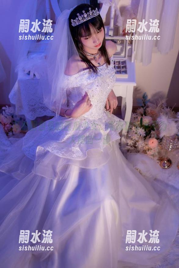 私拍图包里的西瓜少女：高跟鞋也有不为人知的一面