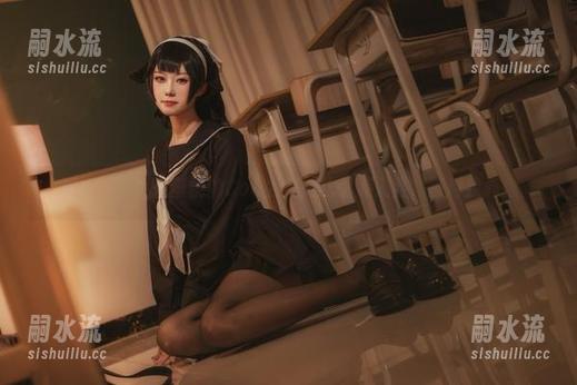 高清短裙，贞子蜜桃的Cos为何如此引人入胜，撩得我心急。