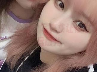 闪月半在办公室：写真集让你发现职场新玩意儿