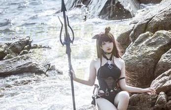 阿薰kaOri在线甩出黑獣原图，黑精灵女王奥利卡的优雅，果然是那种“生得好”的气质。