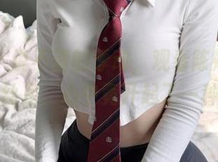 微密圈 – 说不清的悸动，观看陈妮妮UNI的油亮丝足，心中竟升起了一种想象力