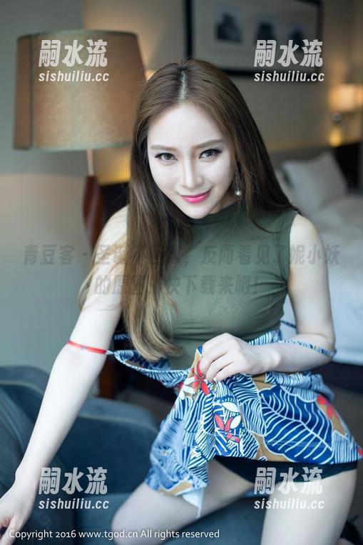 青豆客 - 圣诞不回家，反而看见了妮小妖的原图！快下载来吧！