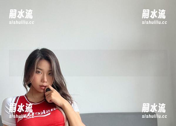 微密圈 - 夏天又来了，黑饱宝的私拍让那种热晒变得好玩多了。